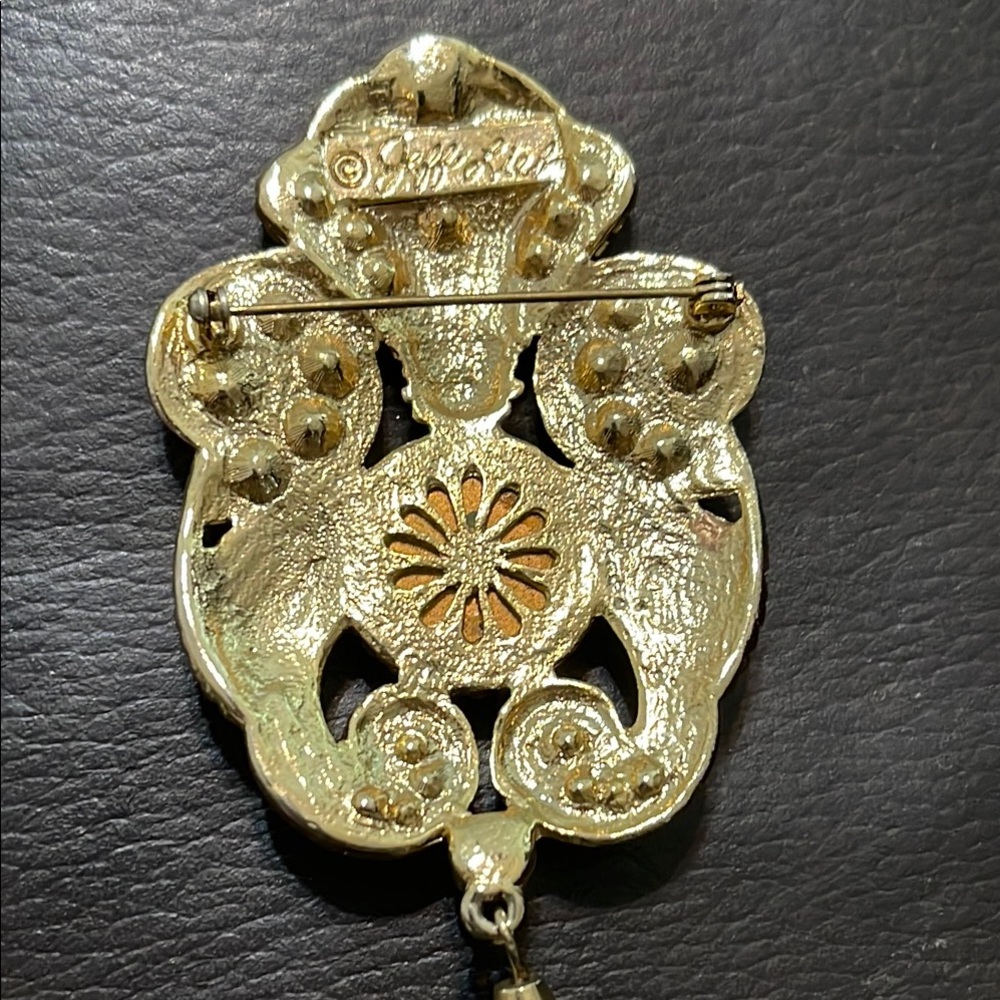 Jeff Lieb Elegant Gold and Red Brooch with Pearl Drop. Rare! - Picture 7 of 9